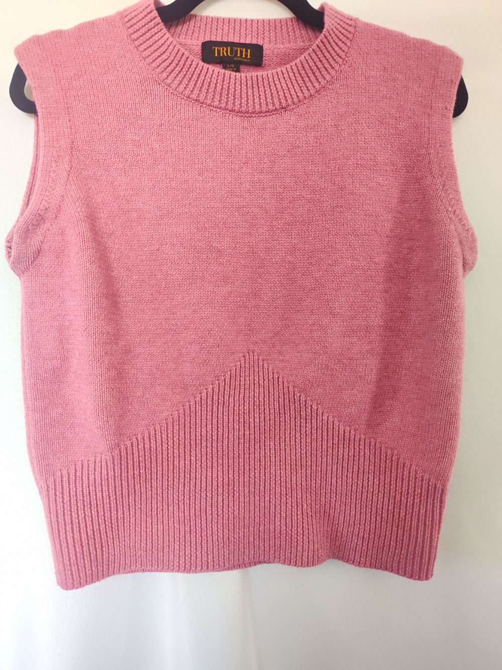 Truth by Republic Pink Solid Knit Crew Neck Sleeveless Sweater Vest Women L